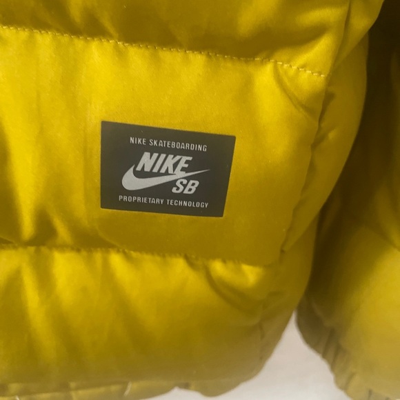 Nike SB Duck Down Puffer Jacket Yellow Green Hooded Winter Puffy Size M - Picture 6 of 16